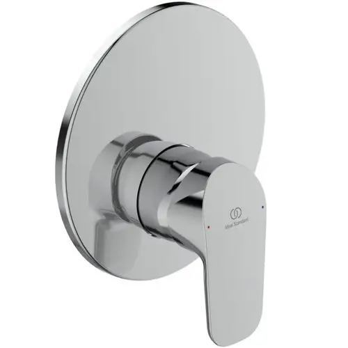 Chromene Brausearmatur von Ideal Standard mit runder Rosette und einem Hebel zur Temperatur- und Mengenregulierung. Kompakte Bauweise für Wandinstallation.